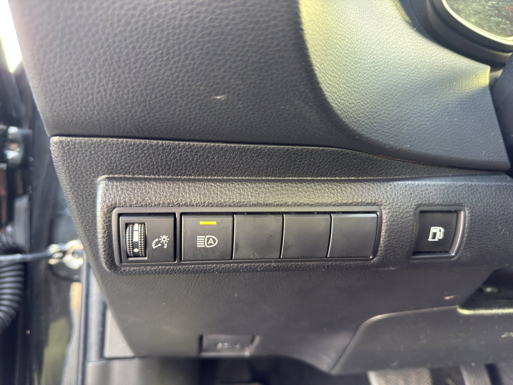 Used 2022 Toyota Corolla LE FWD image 25