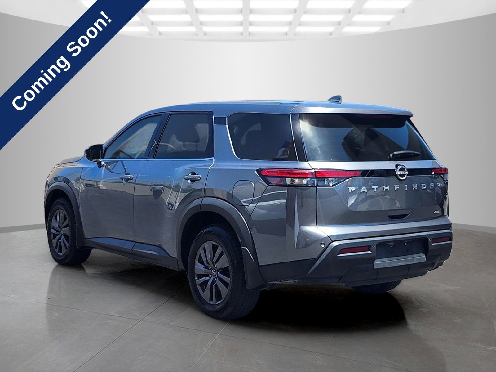 Used 2022 Nissan Pathfinder S AWD/4WD image 5
