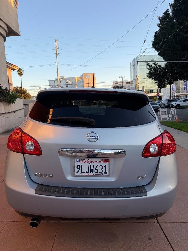 Used 2013 Nissan Rogue SV w/ Premium Pkg image 4