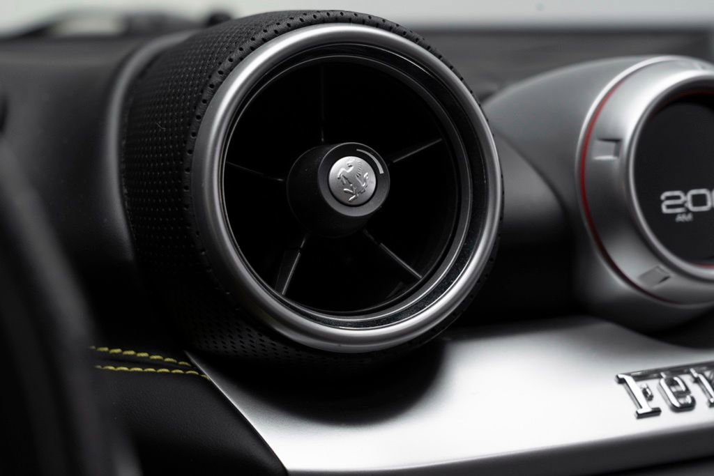 Used 2017 Ferrari California T image 27