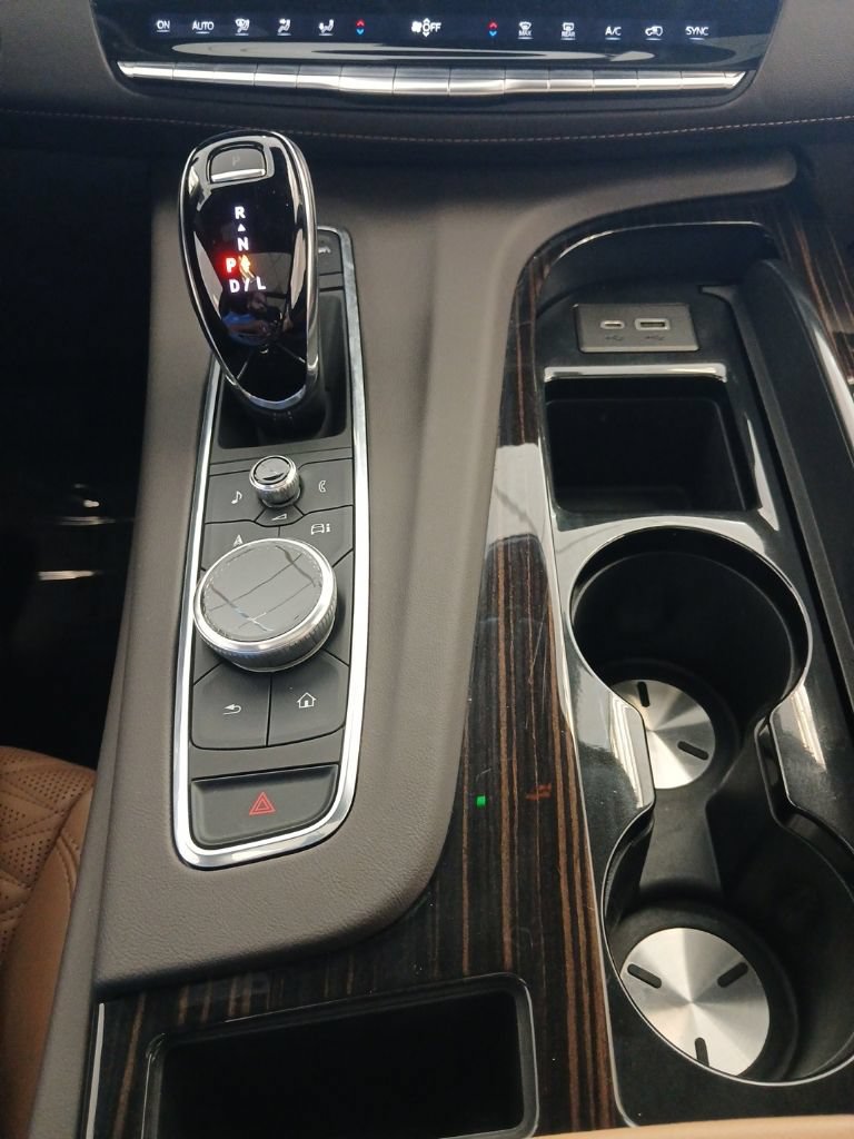 Certified 2023 Cadillac Escalade Premium Luxury AWD/4WD image 23