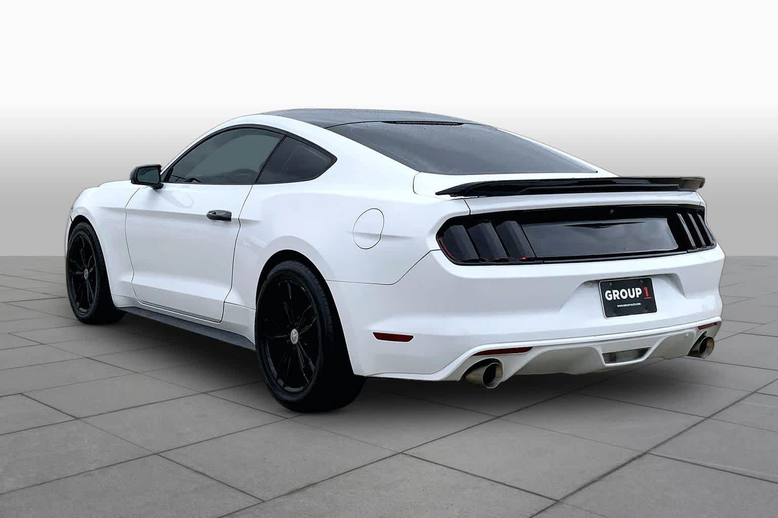 Used 2015 Ford Mustang Coupe RWD image 10