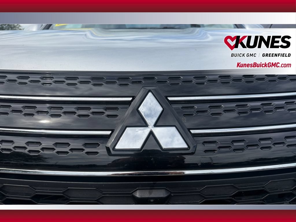 Used 2023 Mitsubishi Outlander SEL AWD/4WD image 38