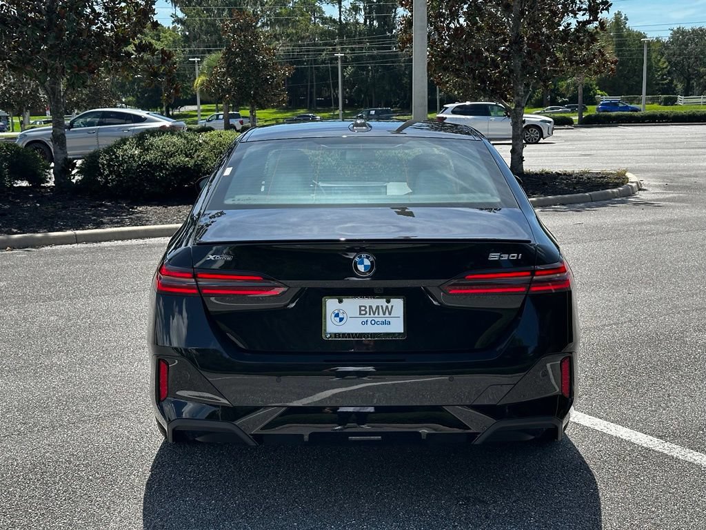 New 2027 BMW 530i xDrive w/ M Sport Package AWD/4WD image 4