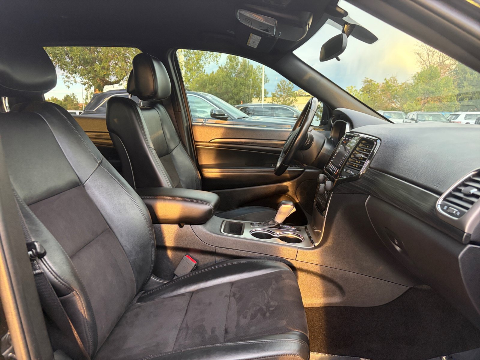 Used 2021 Jeep Grand Cherokee Laredo X AWD/4WD image 31