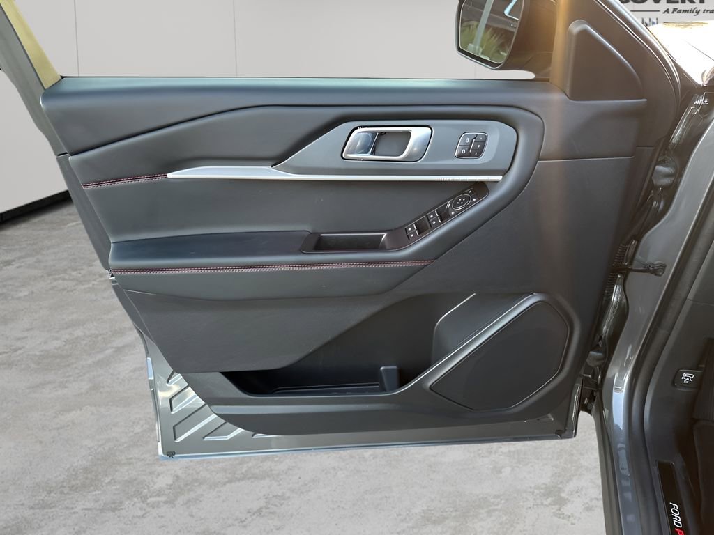 Used 2025 Ford Explorer ST image 25