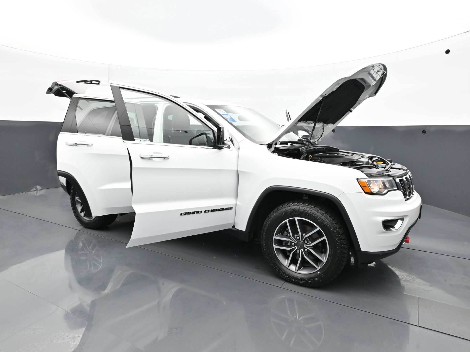 Used 2019 Jeep Grand Cherokee Limited w/ Trailer Tow Group IV AWD/4WD image 40