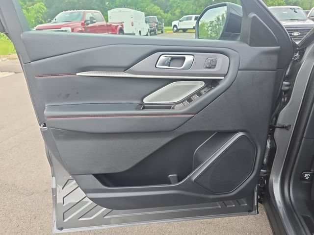 Certified 2025 Ford Explorer ST AWD/4WD image 10