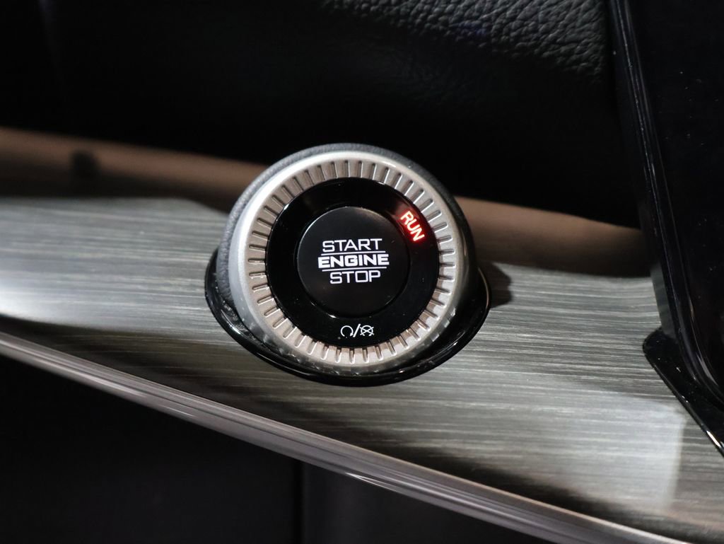 Used 2024 Jeep Wagoneer L Series III w/ Flexible Seating Group image 28