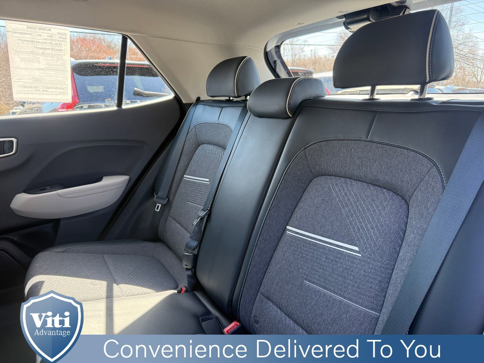 Used 2021 Hyundai Venue FWD image 21