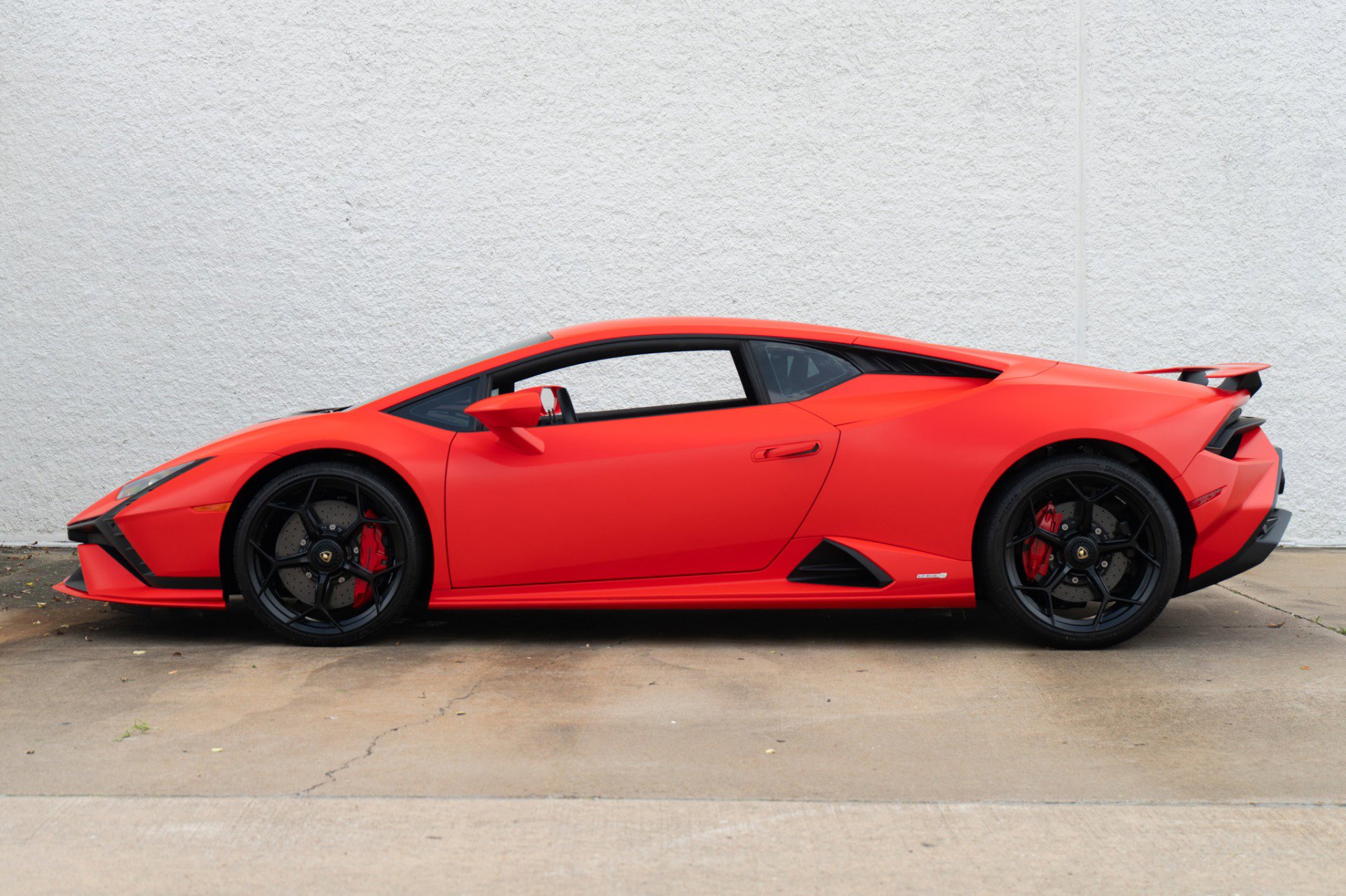 Used 2023 Lamborghini Huracan Tecnica image 8