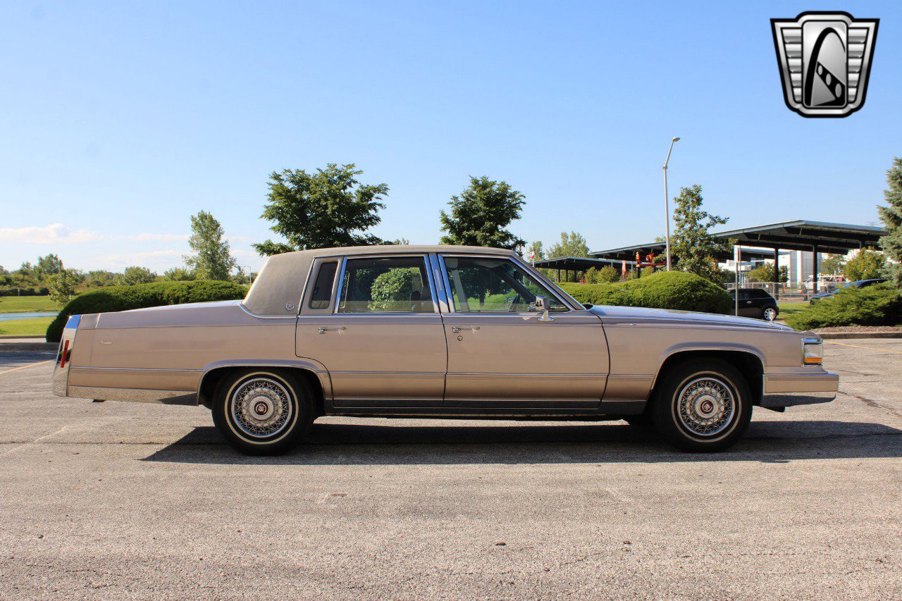 Used 1992 Cadillac Brougham image 9