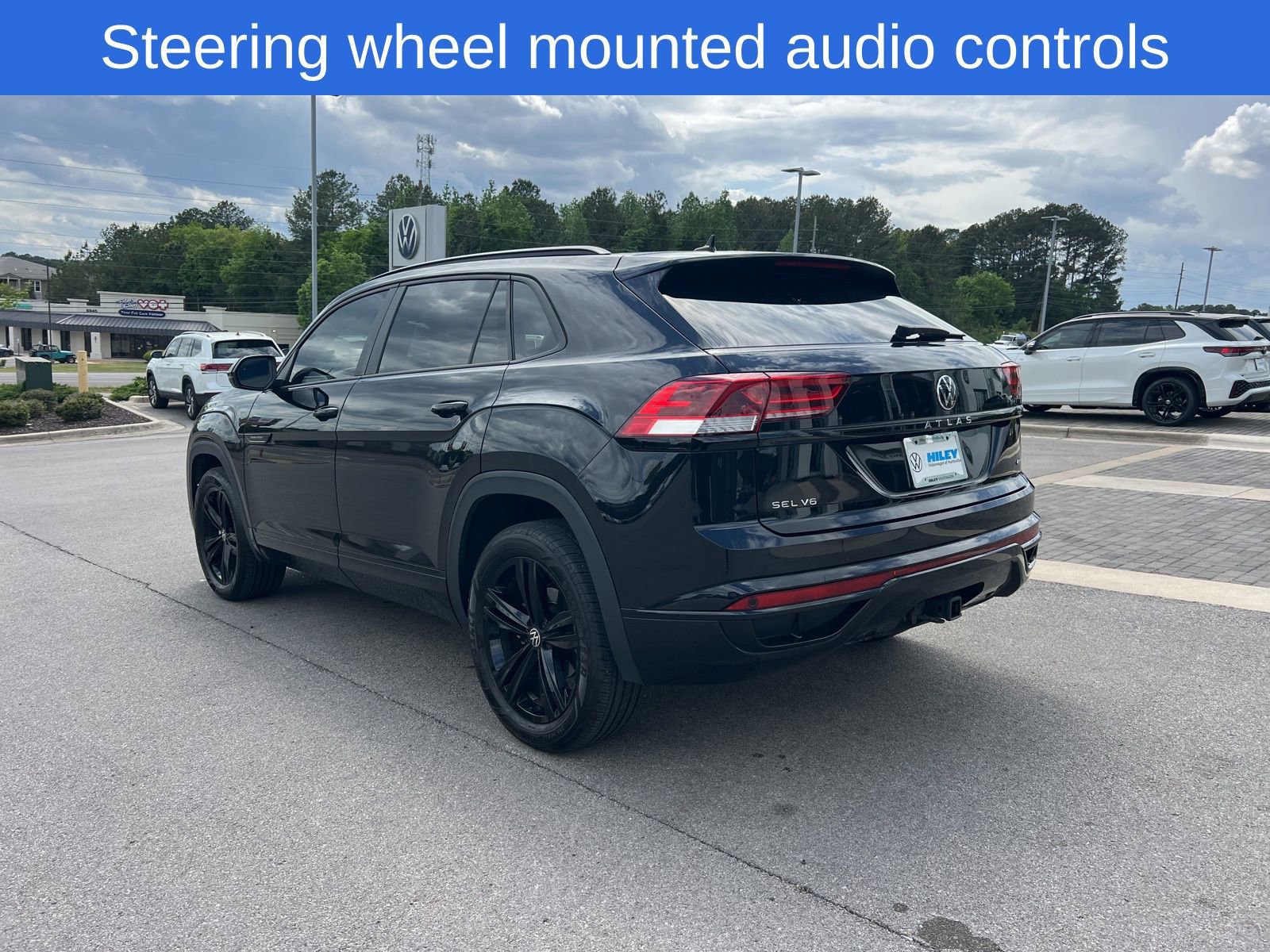 Certified 2023 Volkswagen Atlas Cross Sport SEL R-Line AWD/4WD image 8