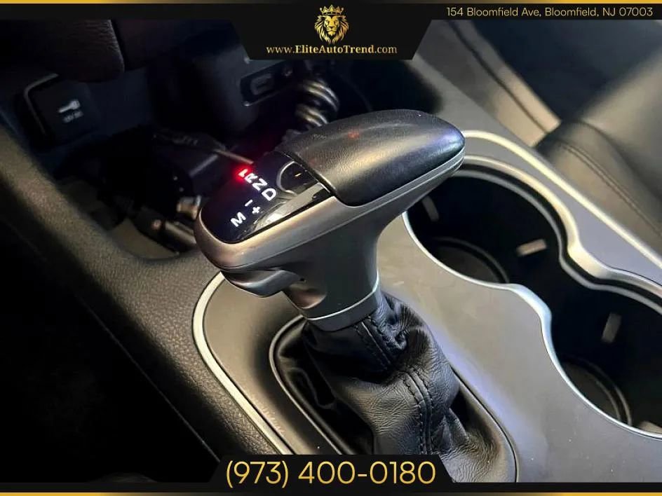 Used 2020 Dodge Durango SXT image 23
