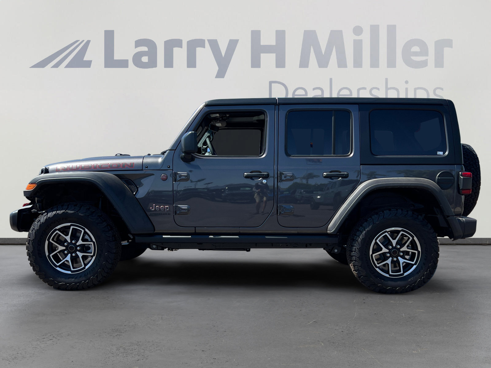 New 2025 Jeep Wrangler Unlimited Rubicon w/ Convenience Group video 2