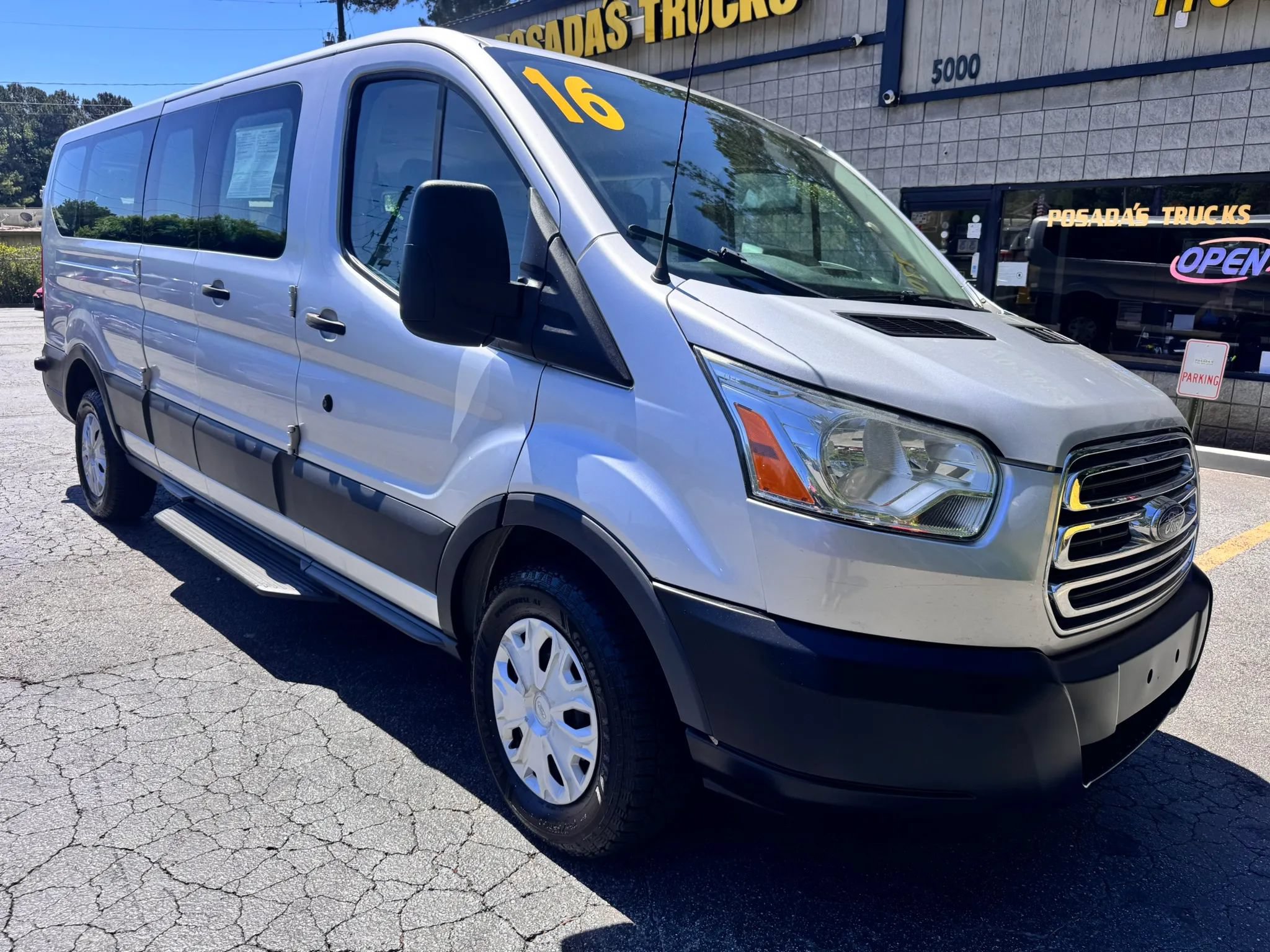 Used 2016 Ford Transit 350 XLT RWD image 1