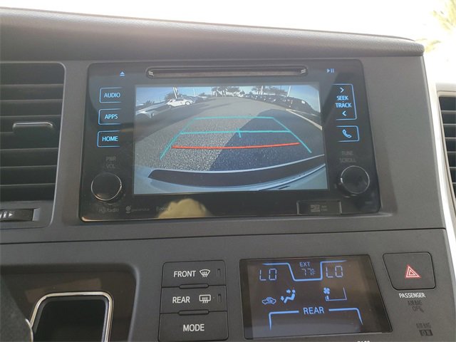 Used 2016 Toyota Sienna XLE Premium image 28