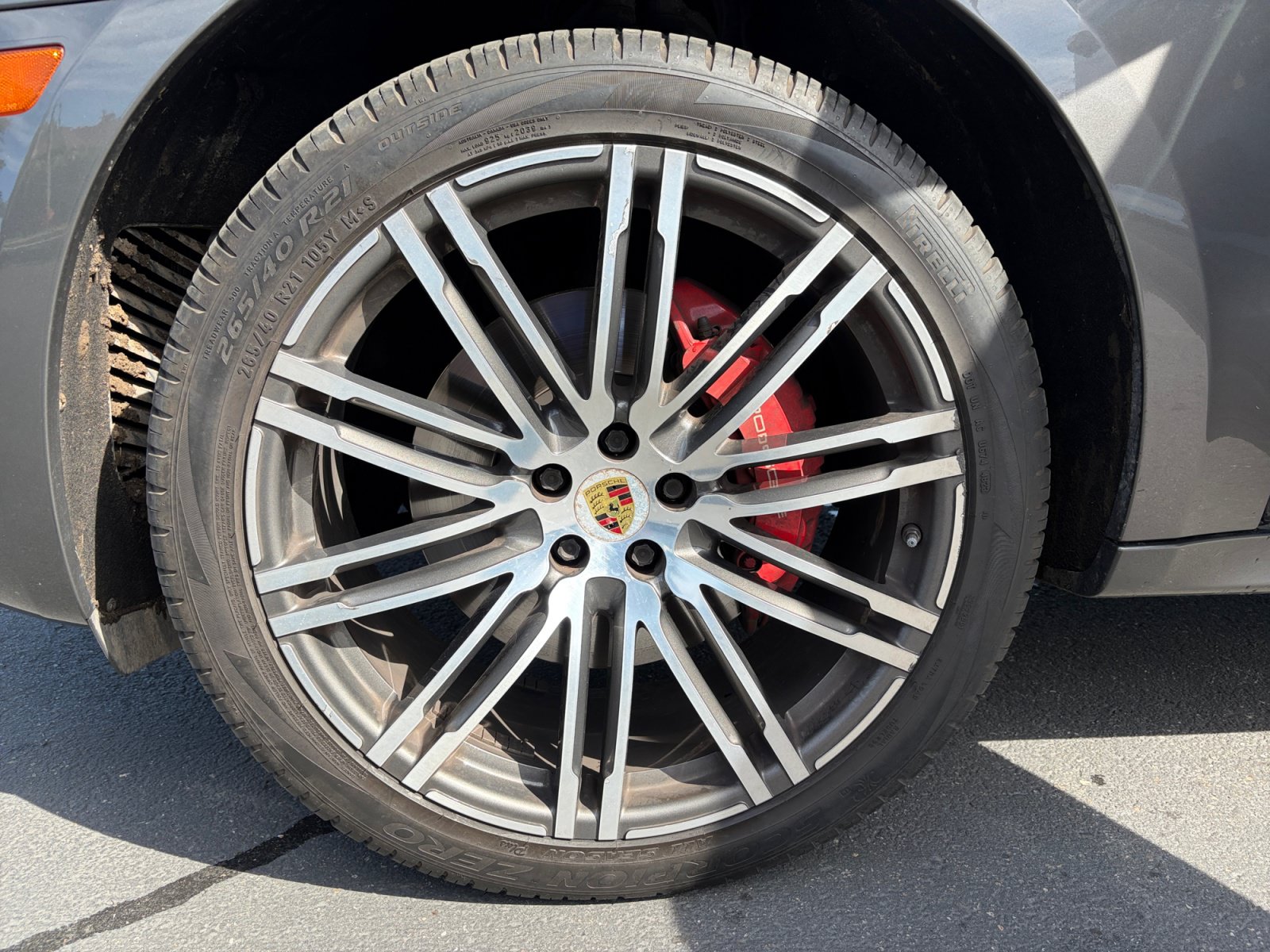 Used 2016 Porsche Macan Turbo AWD/4WD image 32
