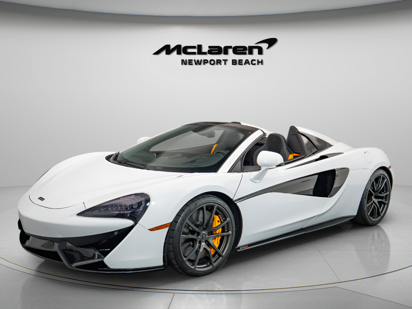 Used 2019 McLaren 570S Spider RWD image 4