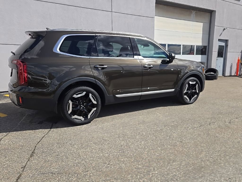 Used 2023 Kia Telluride S w/ S Sunroof Package image 7