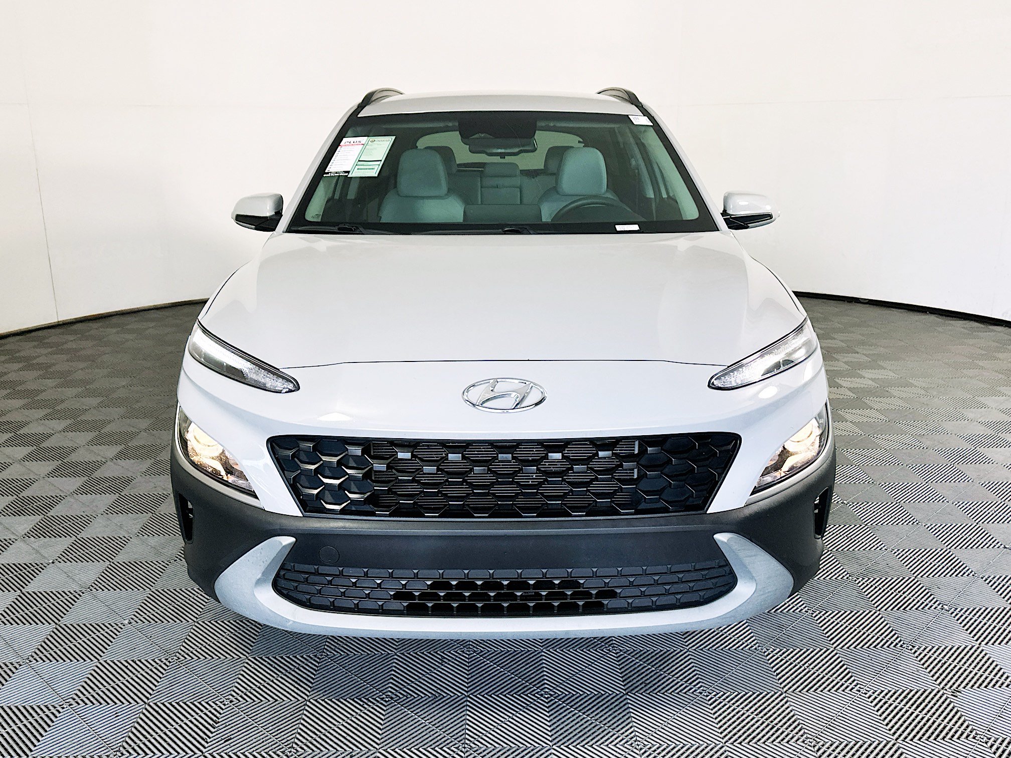 Used 2023 Hyundai Kona SEL FWD image 8