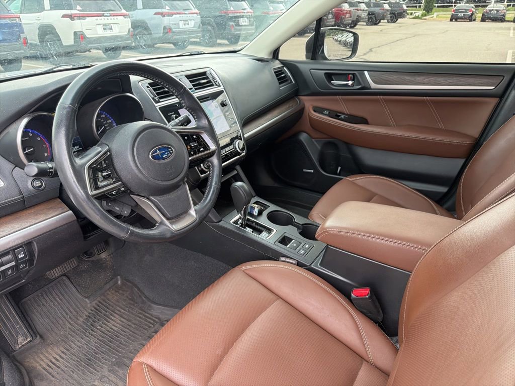Used 2019 Subaru Outback 2.5i Touring AWD/4WD image 4