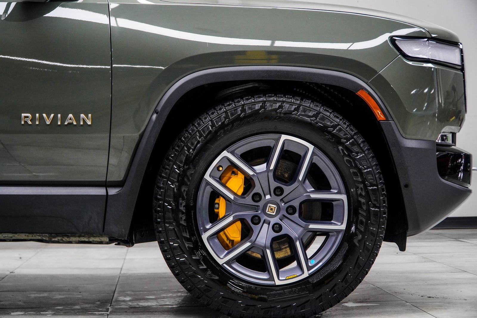 Used 2022 Rivian R1T Launch Edition image 8