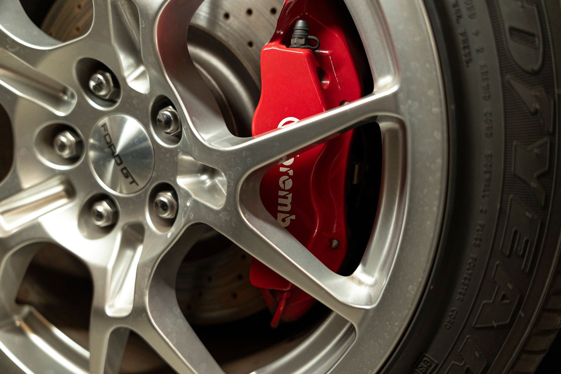 Used 2006 Ford GT RWD image 37