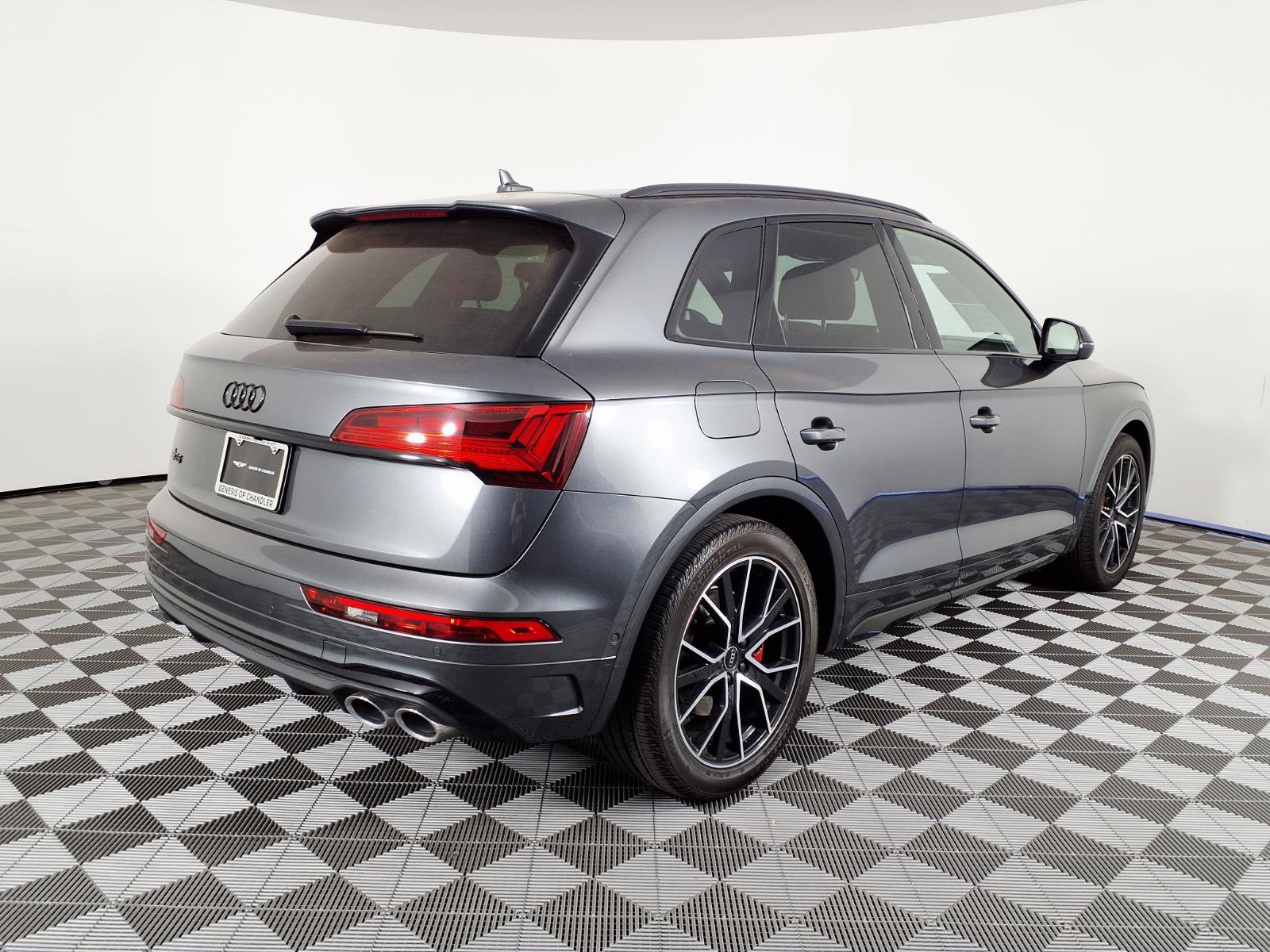 Used 2024 Audi SQ5 Prestige AWD/4WD image 4