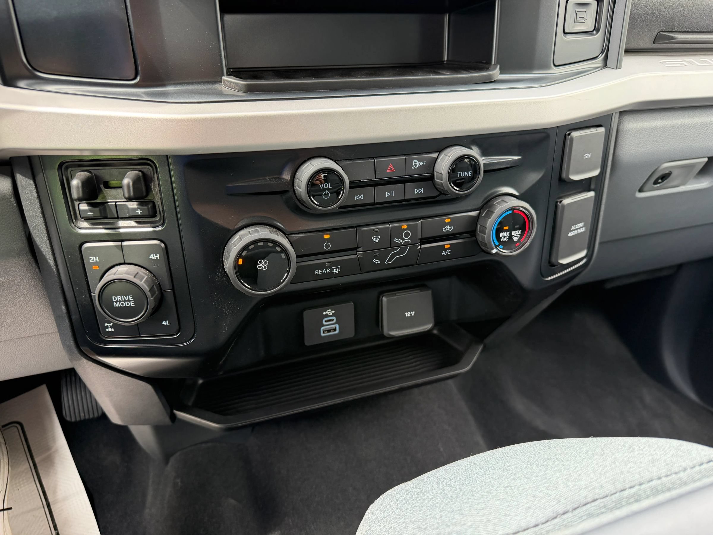 Used 2025 Ford F350 XLT AWD/4WD image 19