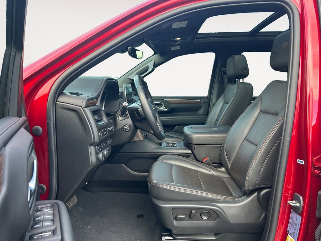 Used 2023 Chevrolet Suburban High Country image 15