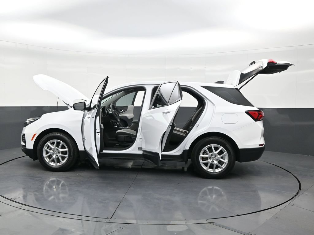 Used 2023 Chevrolet Equinox LS image 31