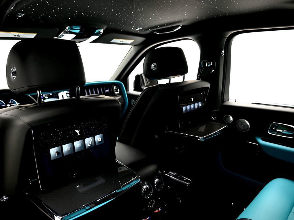 New 2026 Rolls-Royce Cullinan Black Badge AWD/4WD image 20