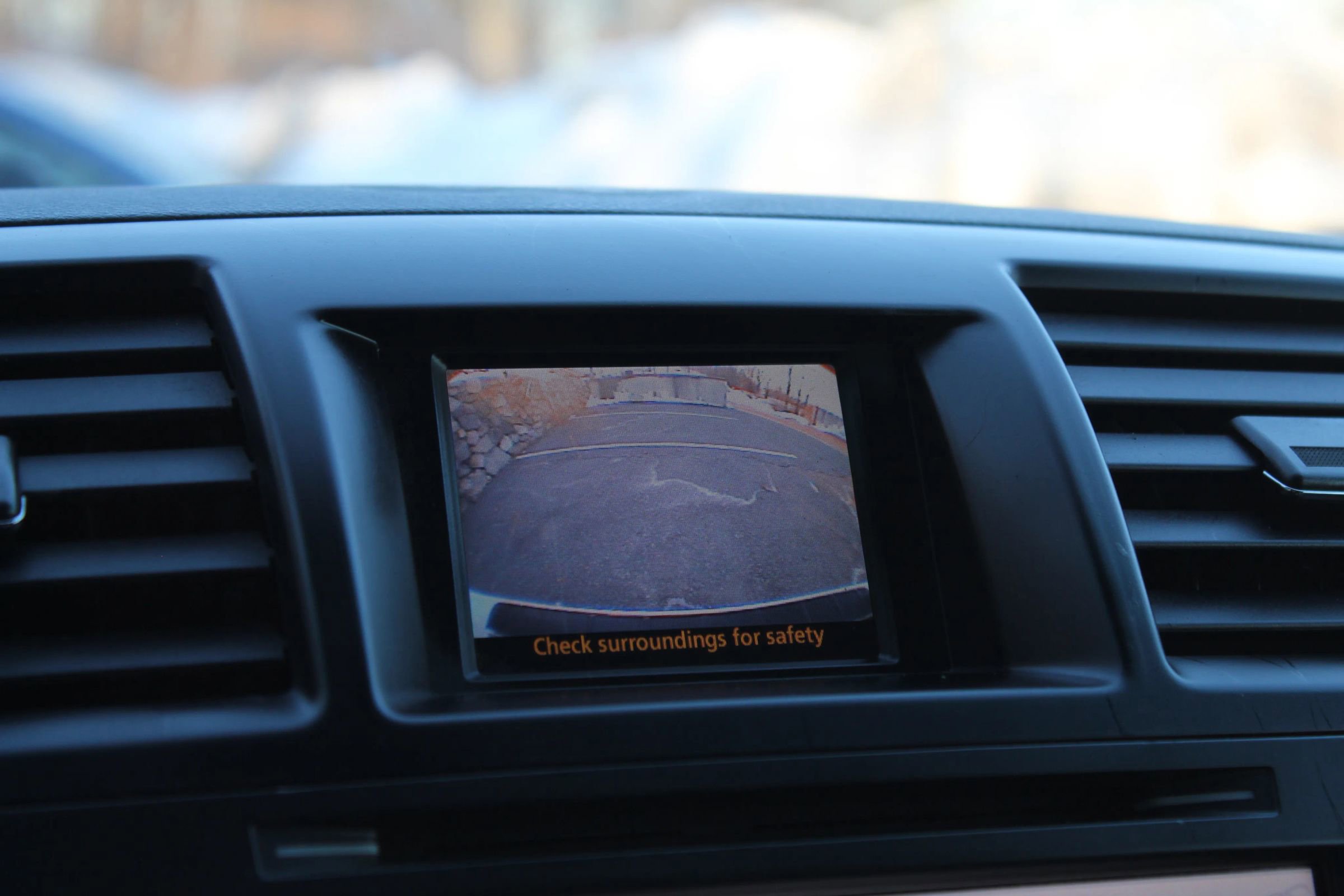 Used 2011 Toyota Highlander Hybrid w/ Cold Weather Pkg image 34