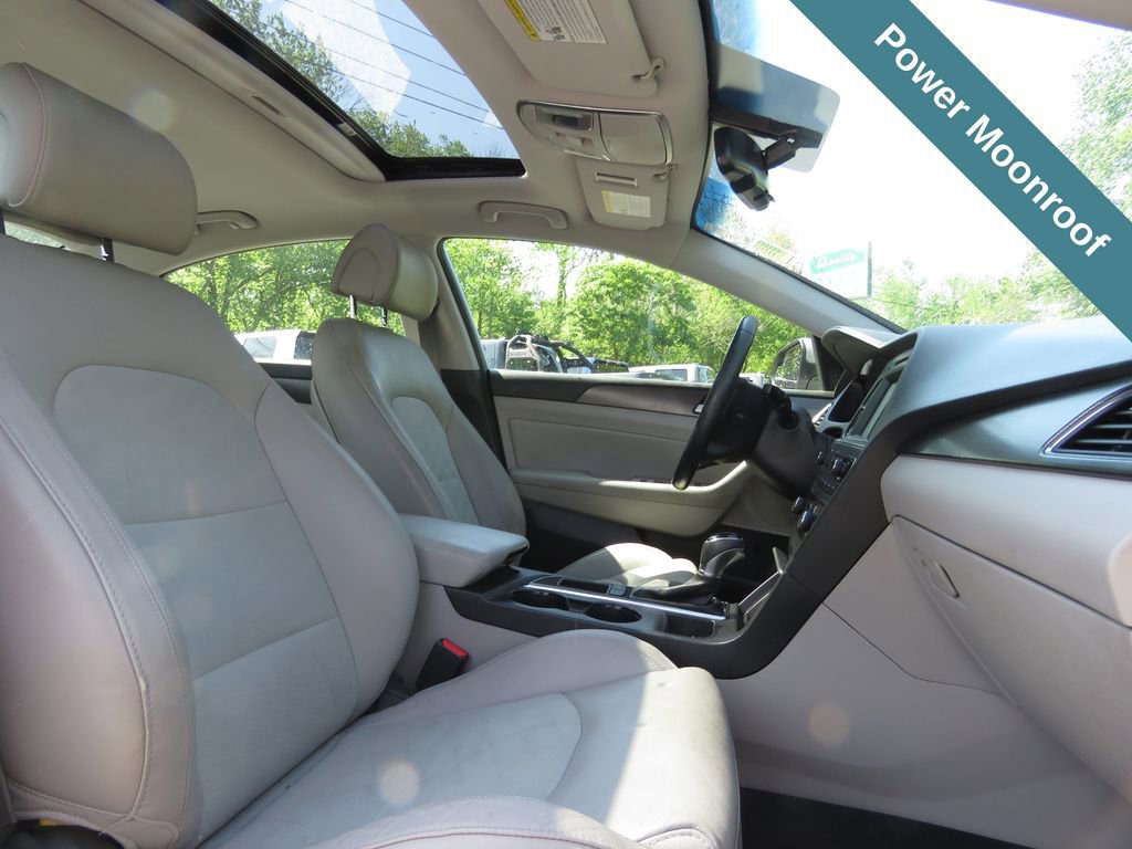 Used 2017 Hyundai Sonata Sport w/ Value Edition Package 02 FWD image 13