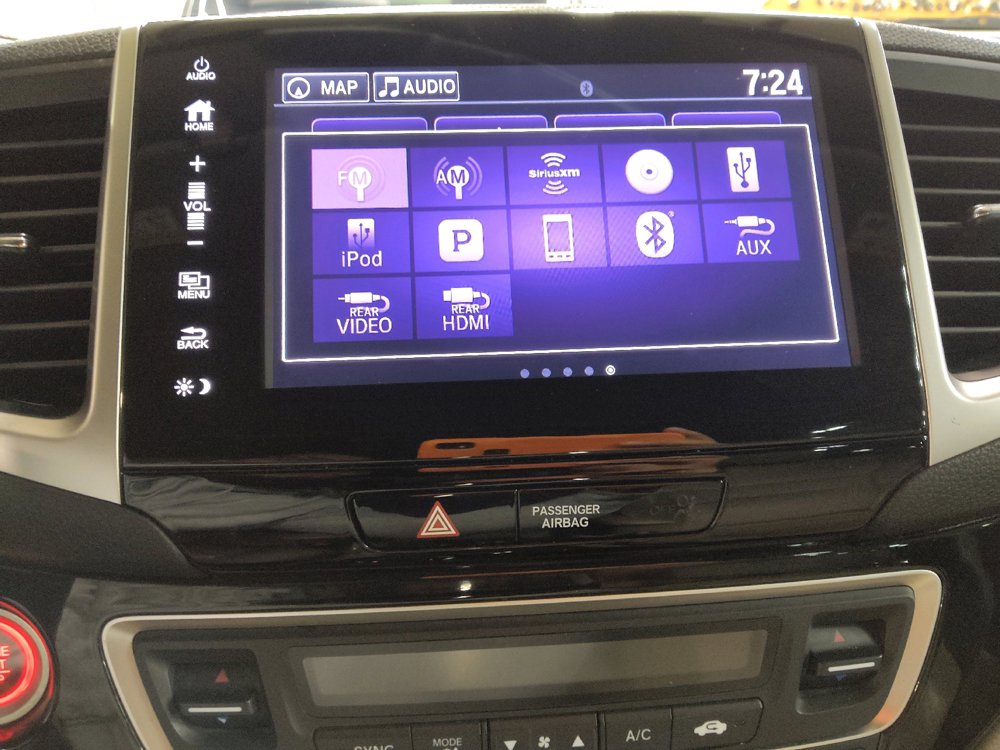 Used 2017 Honda Pilot Touring image 25