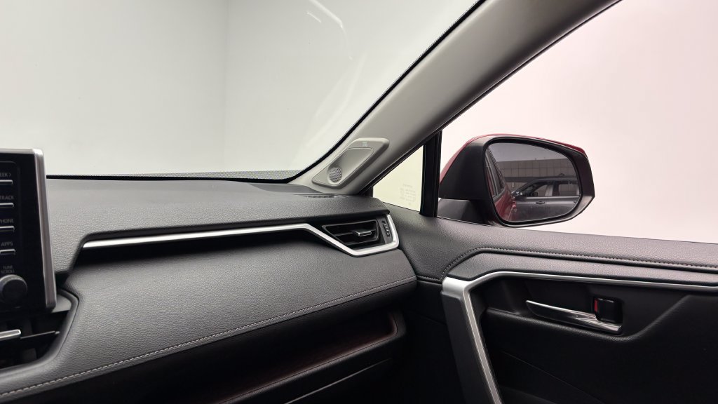 Used 2019 Toyota RAV4 Limited w/ Advanced Technology Package AWD/4WD image 25