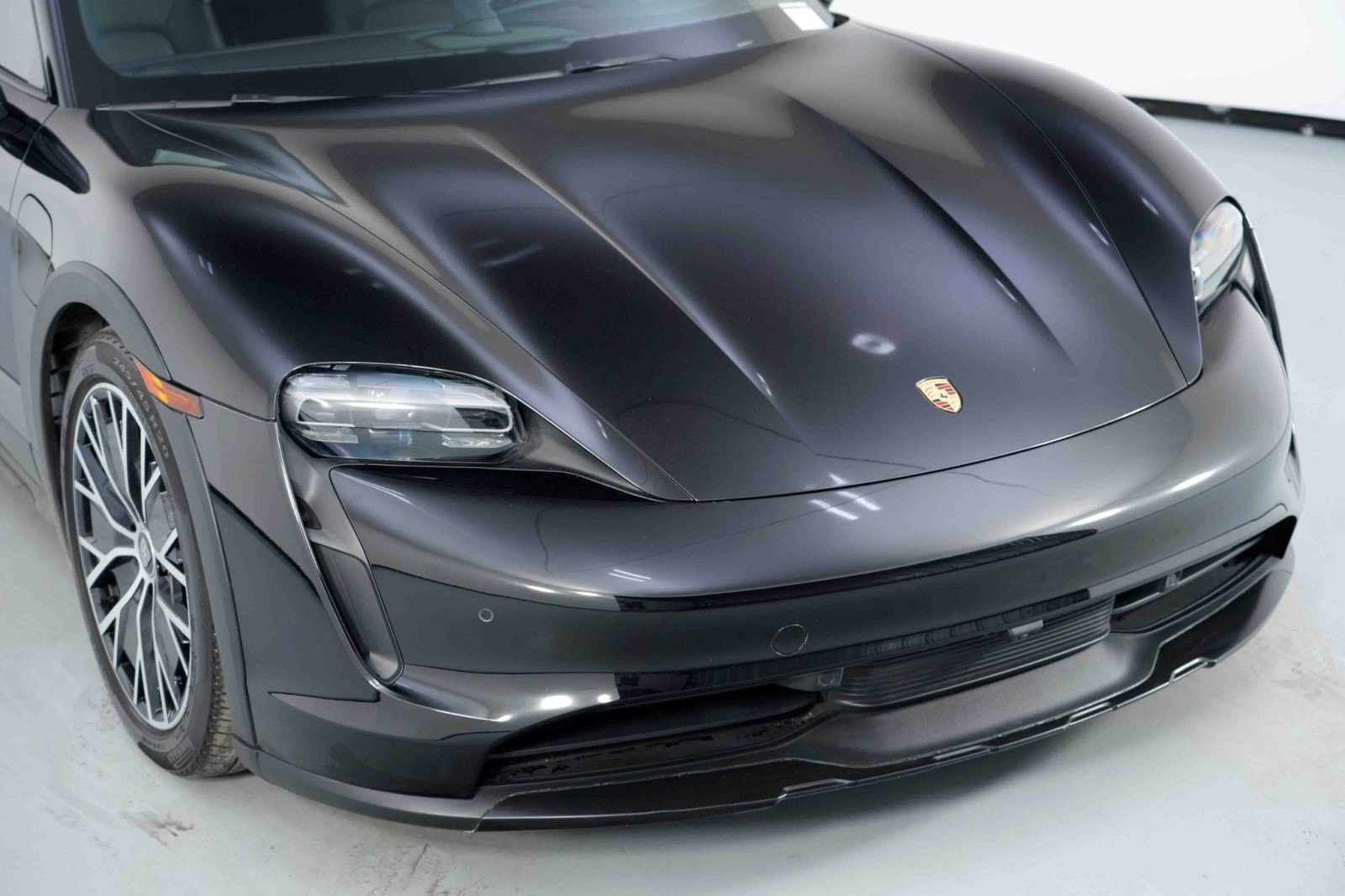 Used 2023 Porsche Taycan 4 Cross Turismo w/ Premium Package image 58