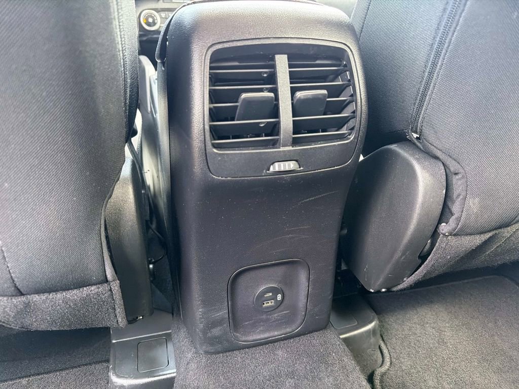 Used 2022 Ford Escape SE w/ Cold Weather Package FWD image 17
