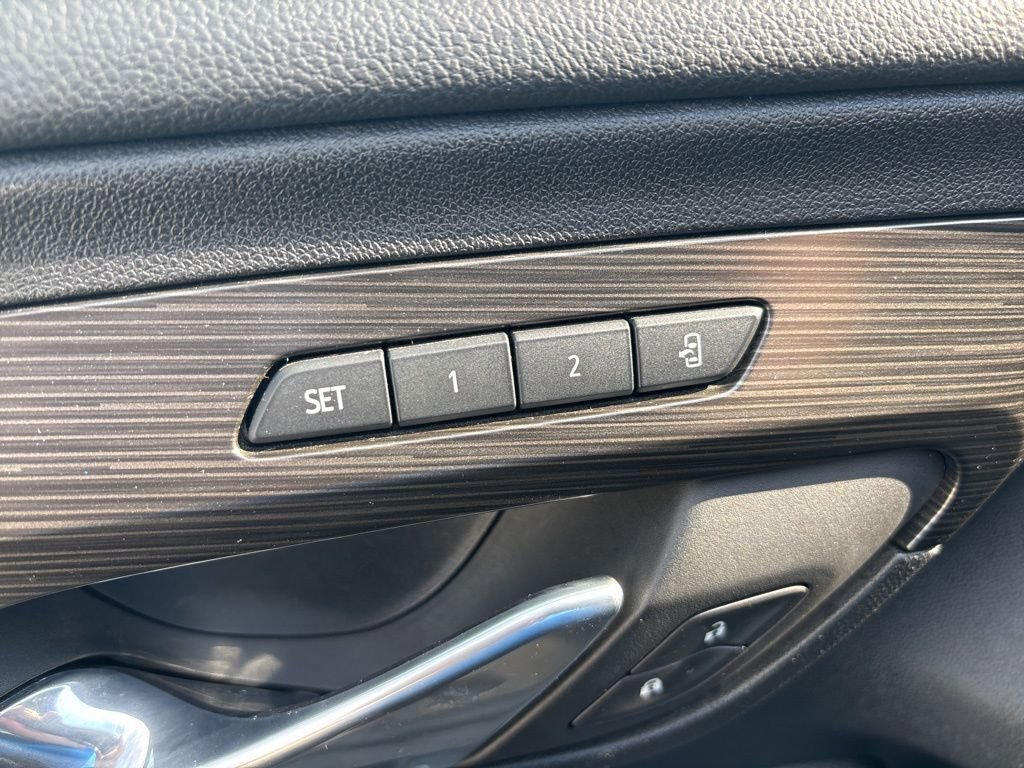 Used 2022 GMC Terrain SLT w/ Infotainment Package II image 28