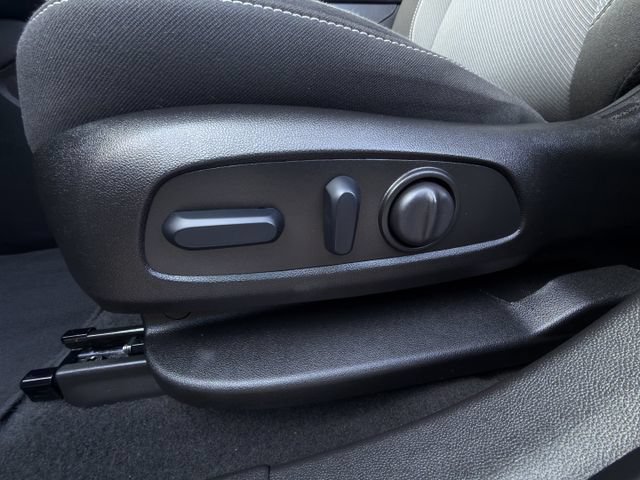 Used 2026 Chevrolet Blazer LT FWD image 23