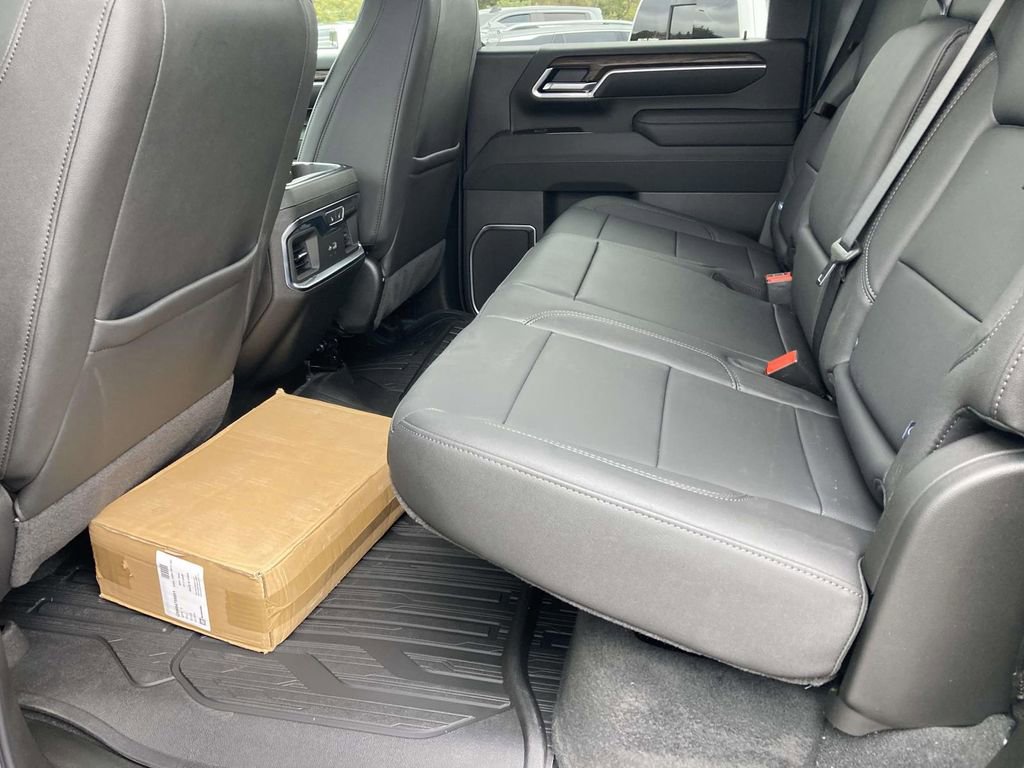 New 2026 GMC Sierra 2500 SLT w/ SLT Convenience Package image 12