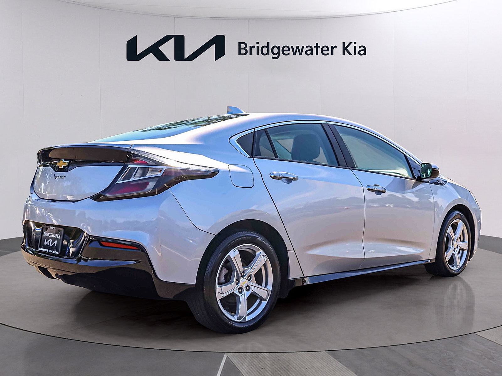 Used 2017 Chevrolet Volt LT w/ Comfort Package FWD image 6