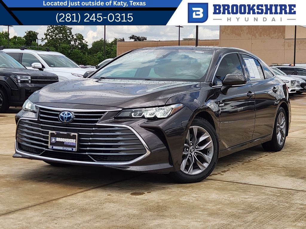 Used 2020 Toyota Avalon XLE w/ Moonroof Package FWD video 1