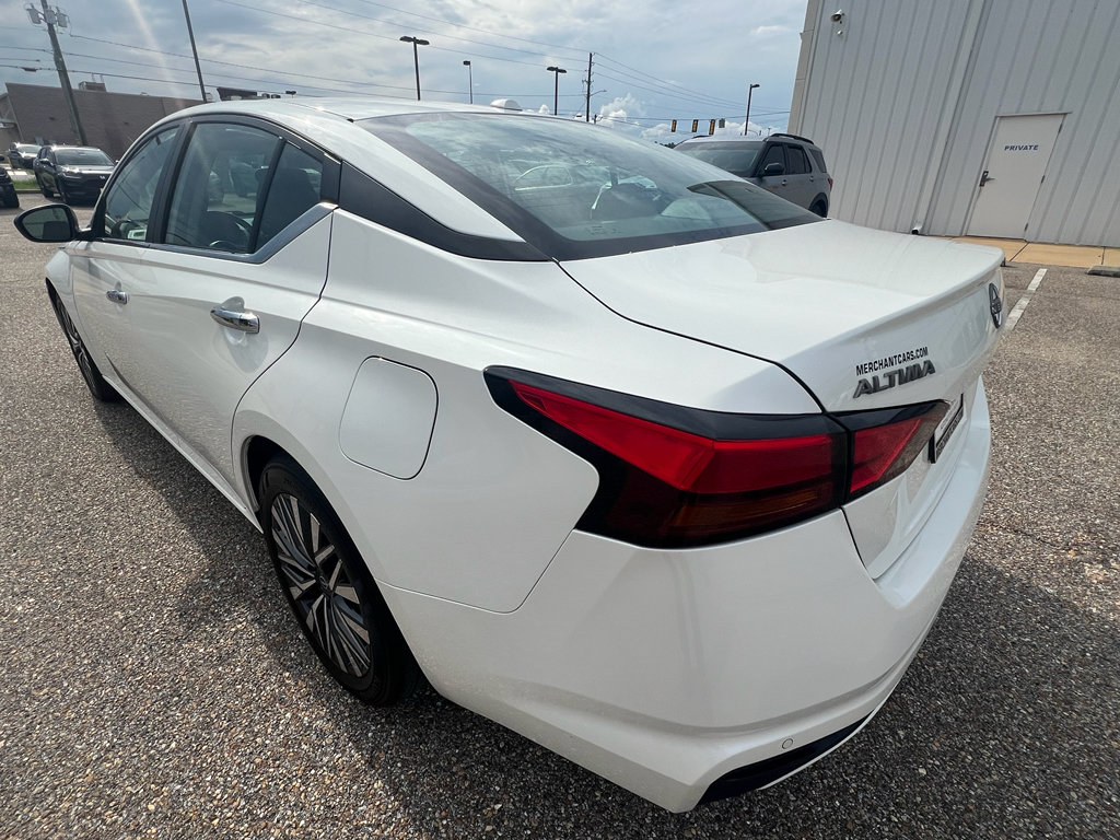 Used 2025 Nissan Altima 2.5 SV FWD image 7