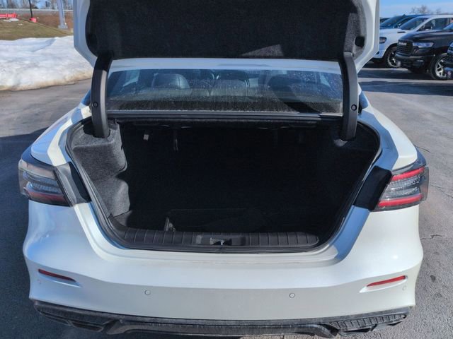 Used 2022 Nissan Maxima SR w/ Sport Mat Group image 5