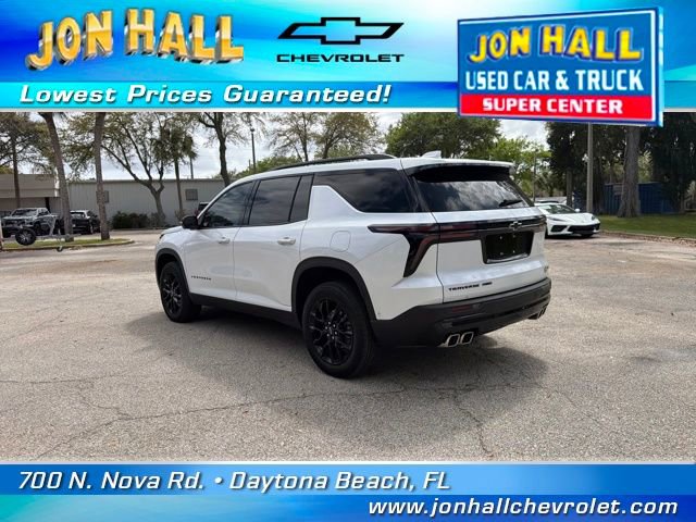 Used 2024 Chevrolet Traverse LT w/ Enhanced Driving Package image 7