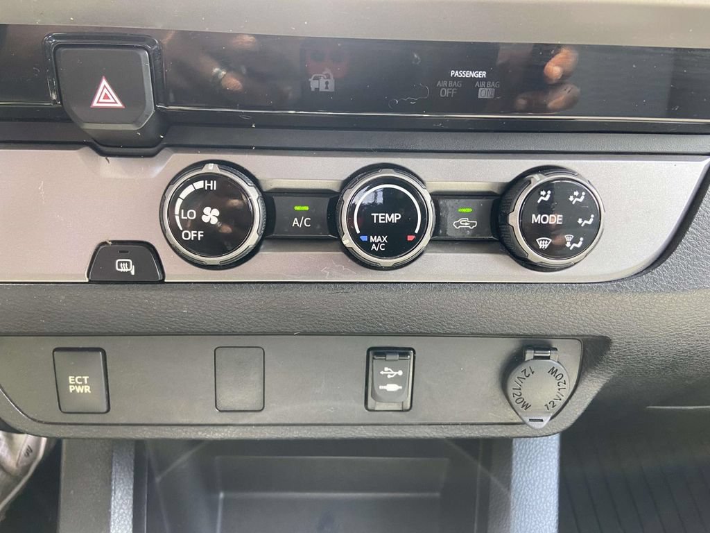 Used 2016 Toyota Tacoma SR5 w/ Towing Package RWD image 22