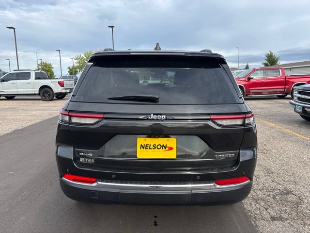 Used 2023 Jeep Grand Cherokee Limited AWD/4WD image 5