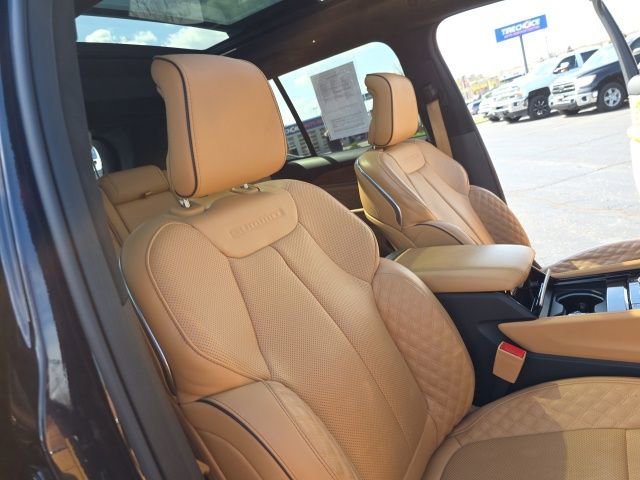 Used 2024 Jeep Grand Cherokee Summit image 44